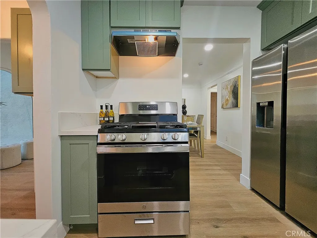3104 W 43rd Place, Los Angeles, California 90008 home-pic-17