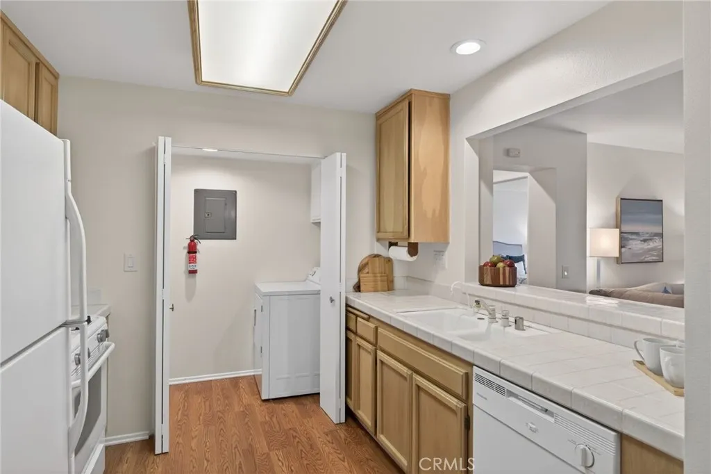 2033 Majorca Drive, Oxnard, California 93035 home-pic-20
