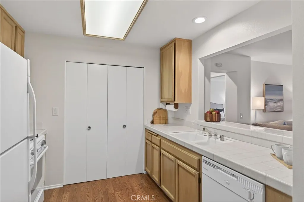 2033 Majorca Drive, Oxnard, California 93035 home-pic-19