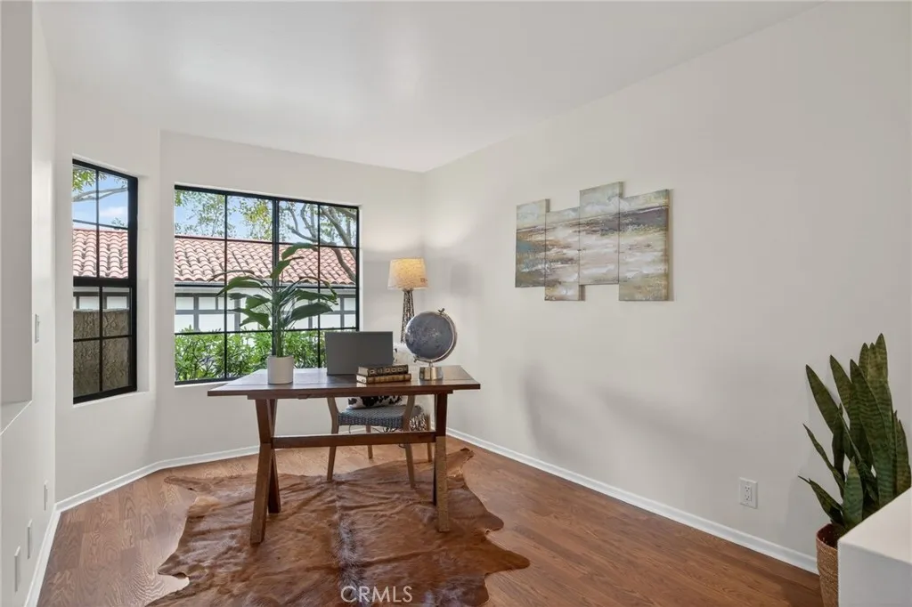 2033 Majorca Drive, Oxnard, California 93035 home-pic-9