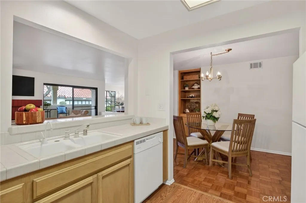 2033 Majorca Drive, Oxnard, California 93035 home-pic-23
