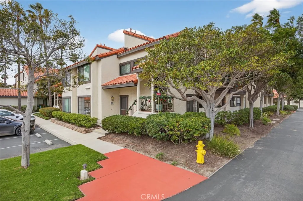 2033 Majorca Drive, Oxnard, California 93035 home-pic-4