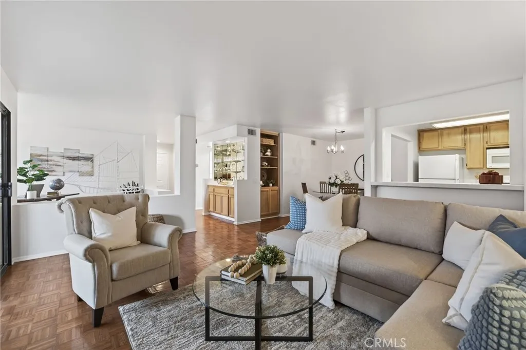 2033 Majorca Drive, Oxnard, California 93035 home-pic-17
