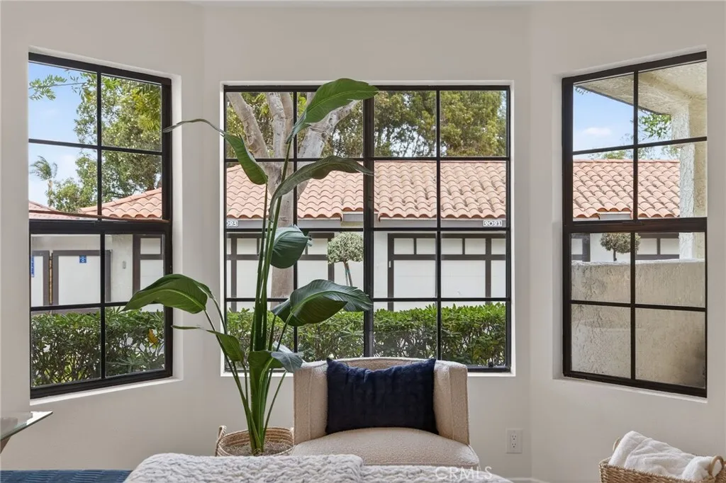 2033 Majorca Drive, Oxnard, California 93035 home-pic-32