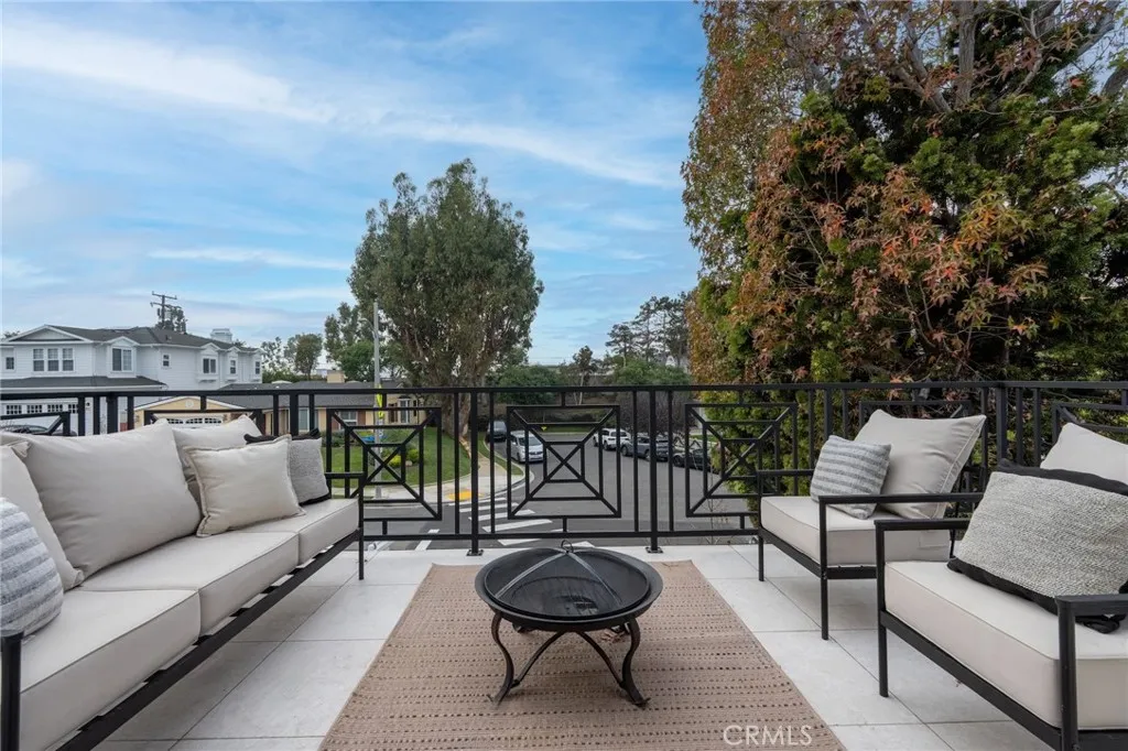 1612 Magnolia, Manhattan Beach, California 90266 home-pic-25