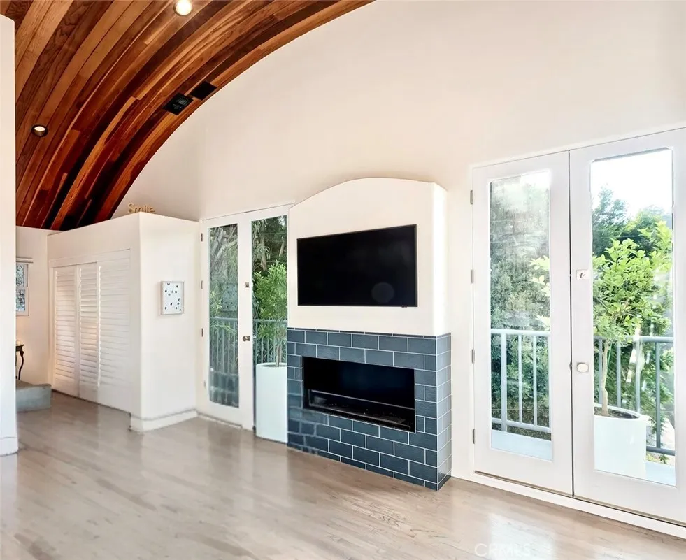 8374 Yucca Trail, Los Angeles, California 90046 home-pic-13