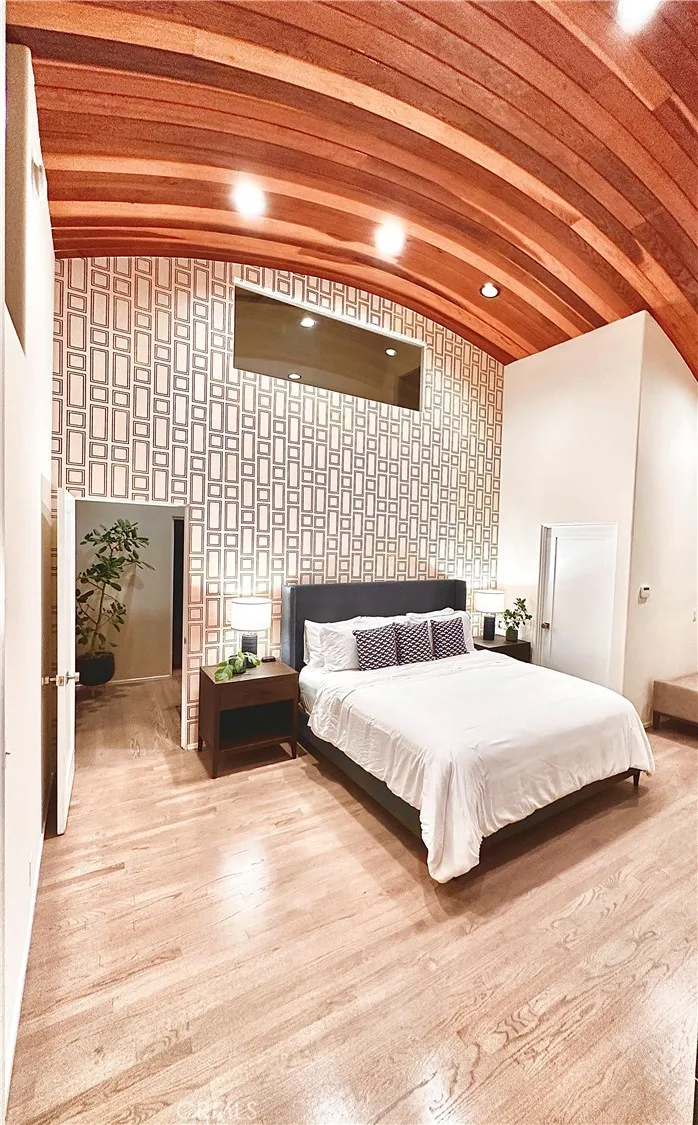 8374 Yucca Trail, Los Angeles, California 90046 home-pic-12