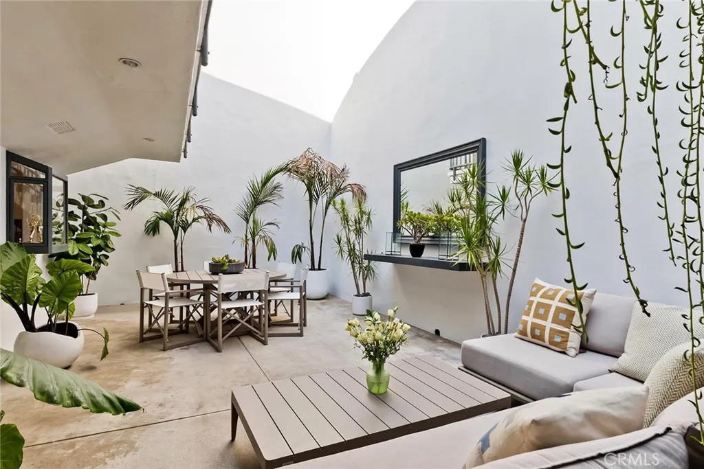 8374 Yucca Trail, Los Angeles, California 90046 home-pic-9