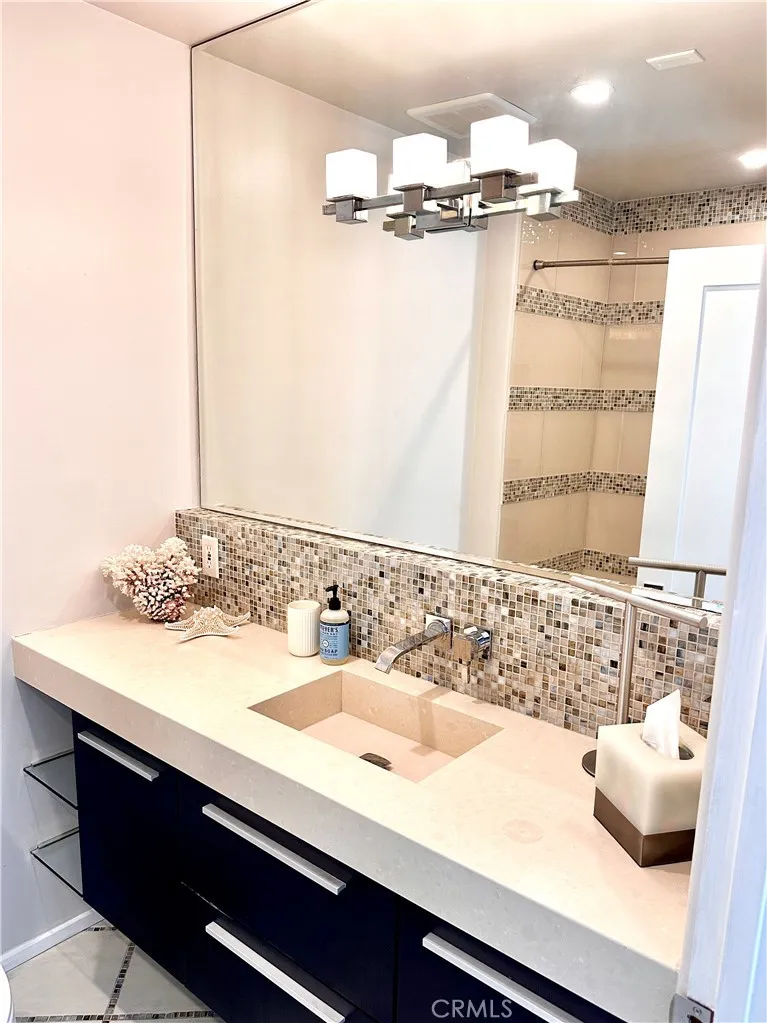 8374 Yucca Trail, Los Angeles, California 90046 home-pic-23