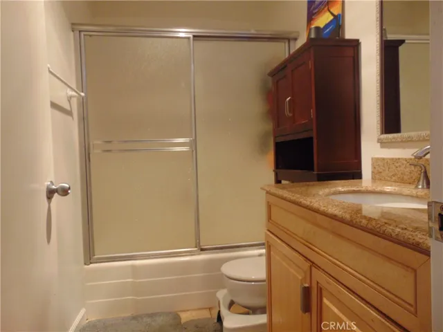 High quality vanity and quartz top