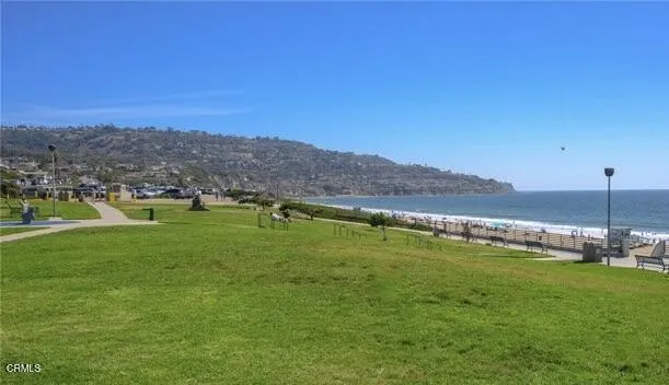 f6073943-95fd-49ce-8a07-37a6e4e802eb