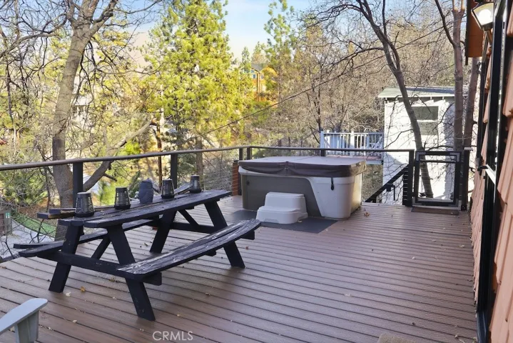 1053 Bruin, Fawnskin, California 92333