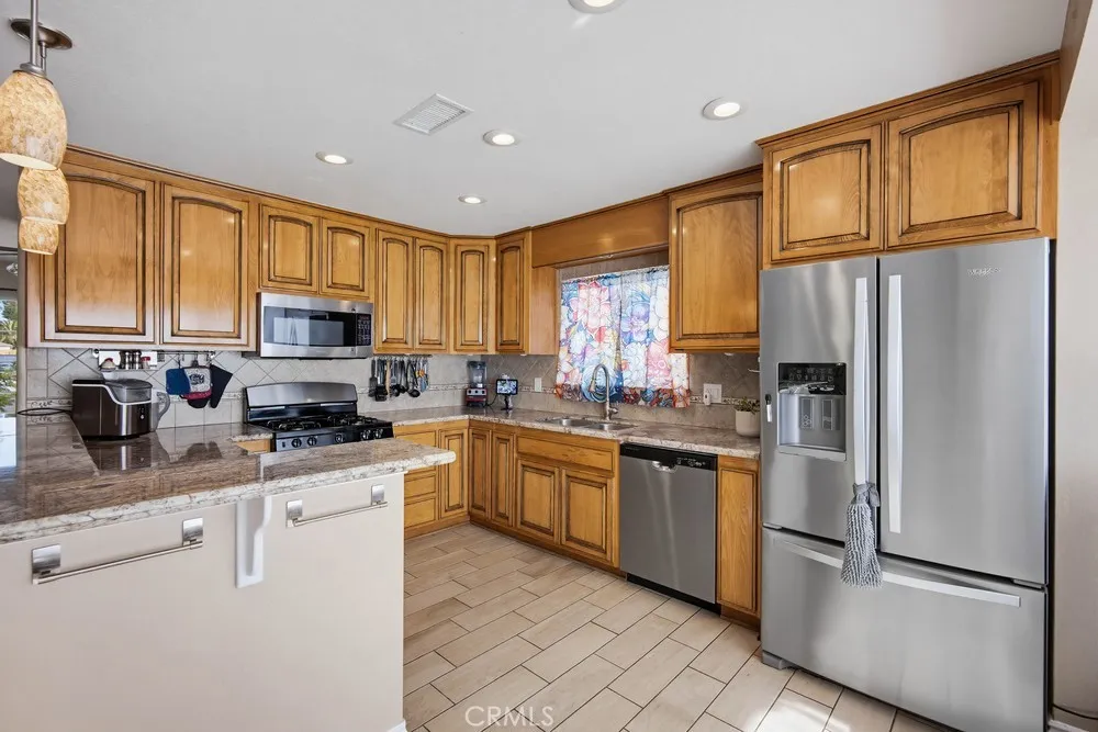 438 Tanner, Riverside, California 92507 home-pic-6