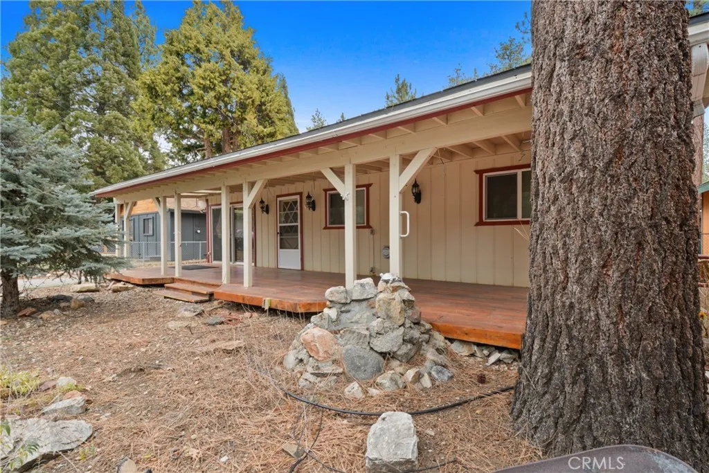 1016 Anita Avenue, Big Bear City, California 92314 home-pic-18