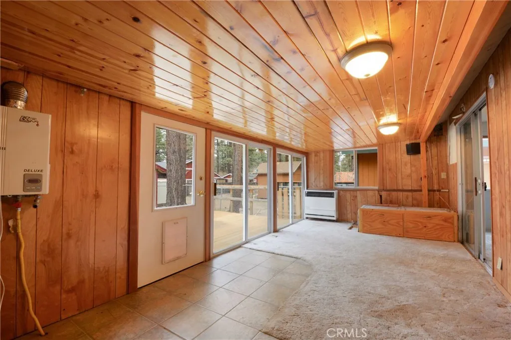 1016 Anita Avenue, Big Bear City, California 92314 home-pic-16