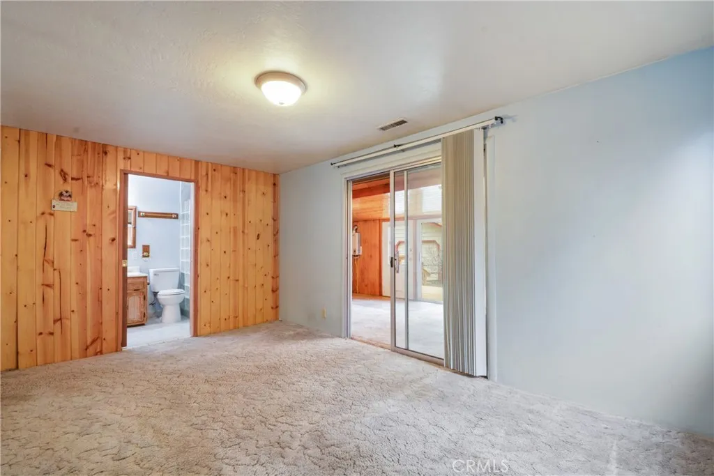 1016 Anita Avenue, Big Bear City, California 92314 home-pic-12