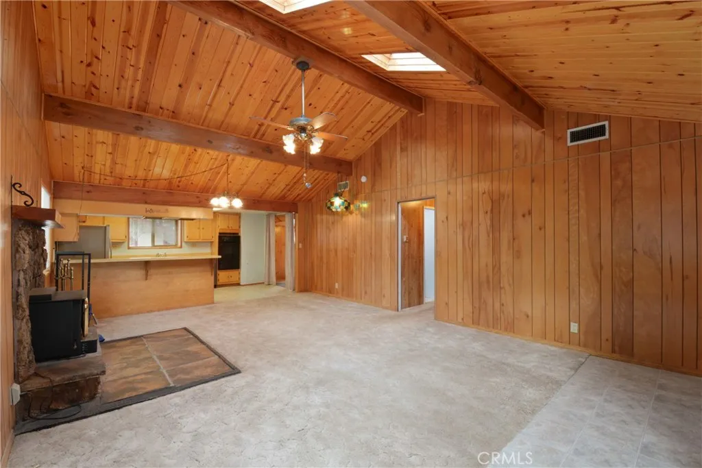 1016 Anita Avenue, Big Bear City, California 92314 home-pic-5