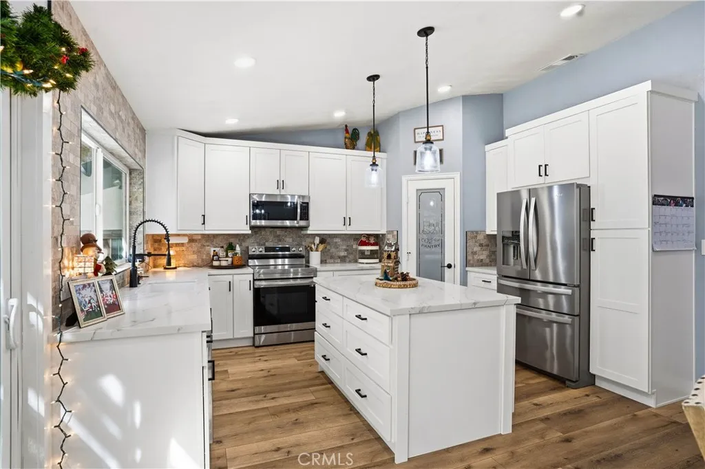 29629 Big Range Road, Canyon Lake, California 92587 home-pic-16