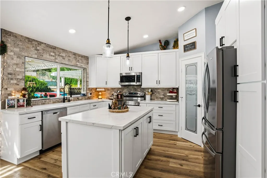 29629 Big Range Road, Canyon Lake, California 92587 home-pic-15