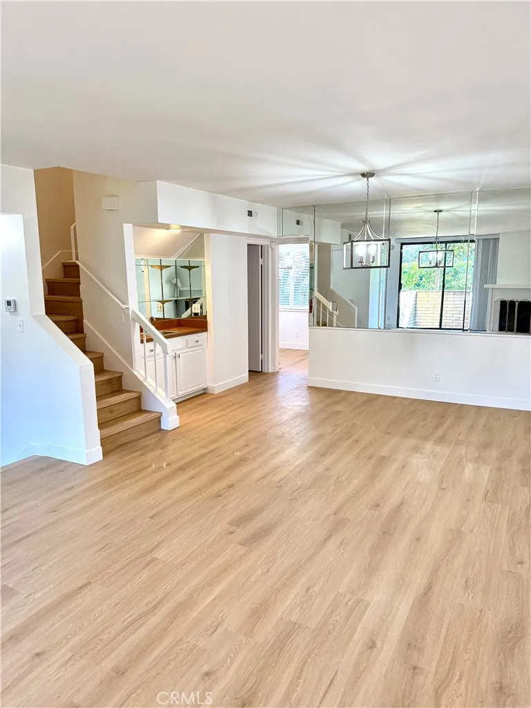21930 Marylee 98, Woodland Hills, California 91367 home-pic-3