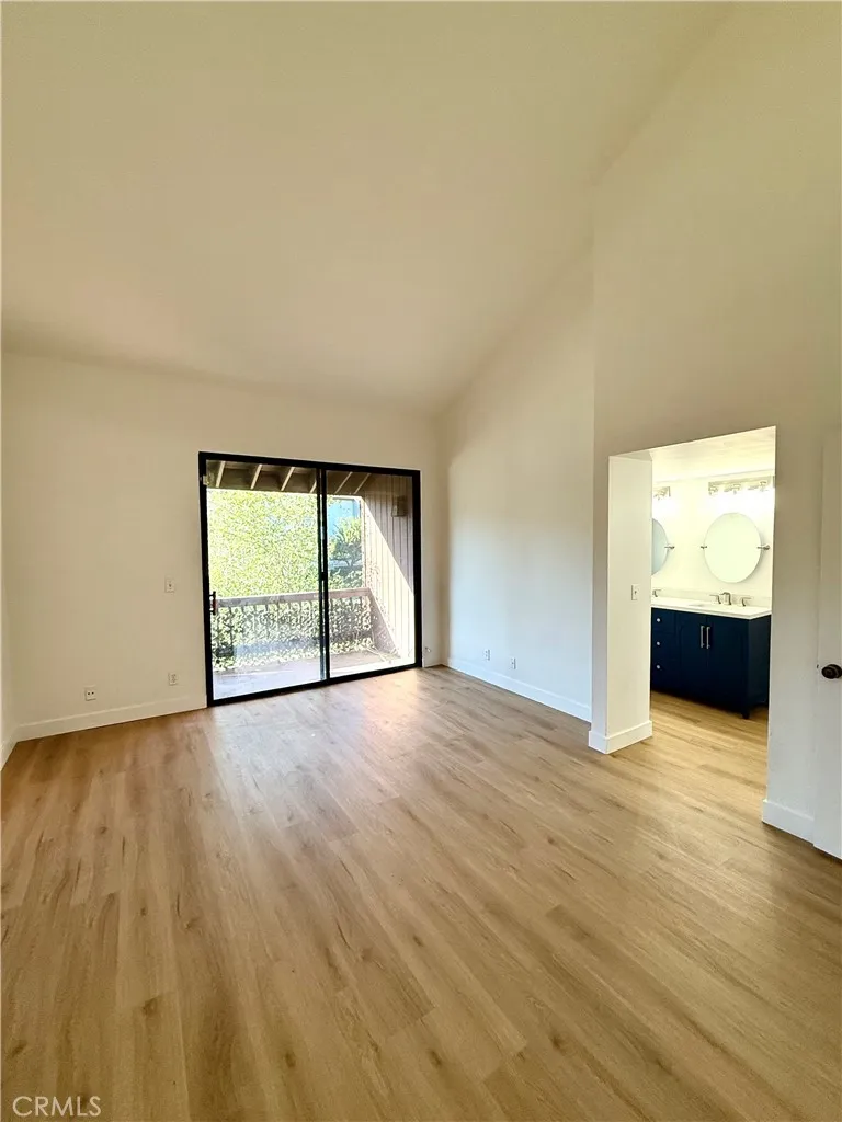 21930 Marylee 98, Woodland Hills, California 91367 home-pic-17
