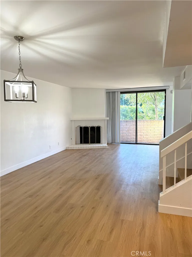 21930 Marylee 98, Woodland Hills, California 91367 home-pic-4