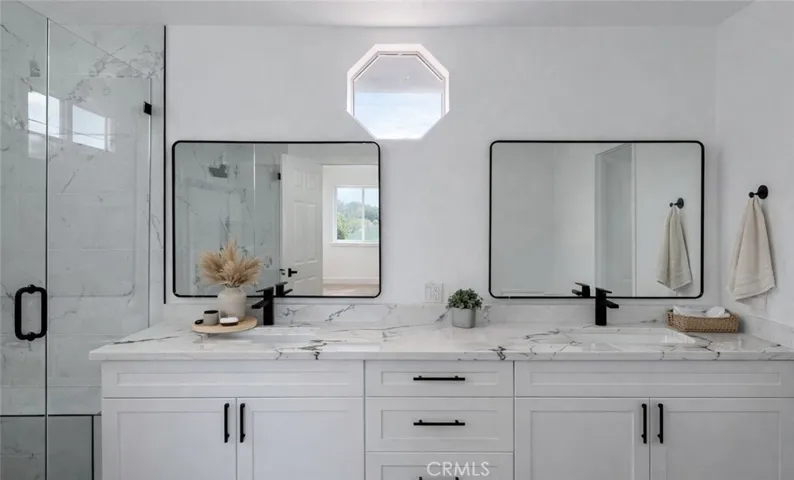Virtually staged Bathroom