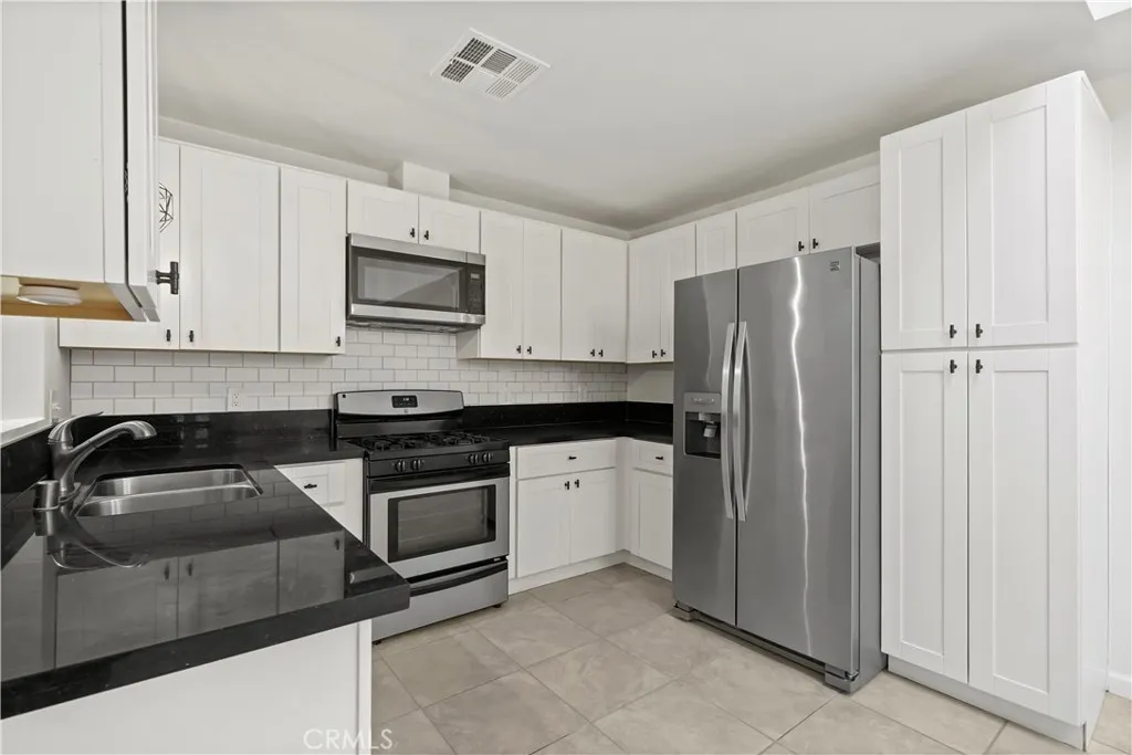 14746 Jaguar, San Fernando, California 91345 home-pic-3