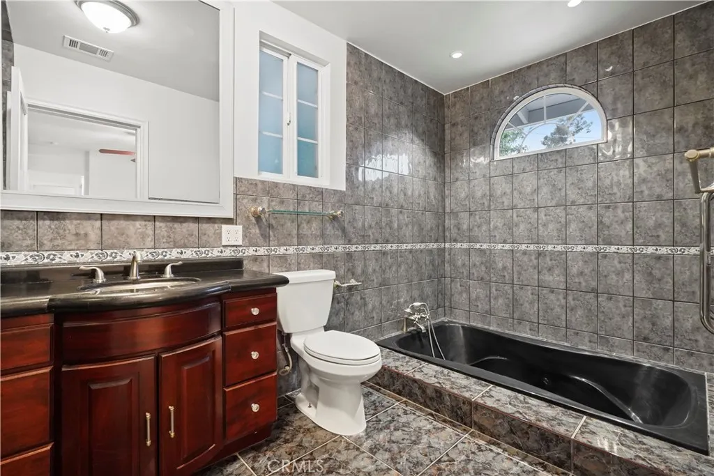 14746 Jaguar, San Fernando, California 91345 home-pic-13