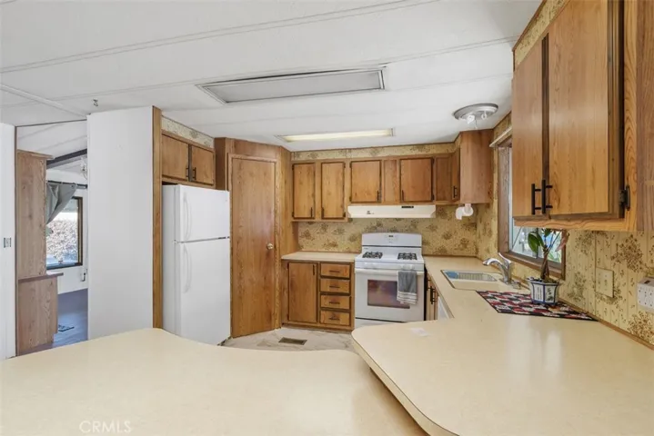 Kitchen Breakfast Bar 2