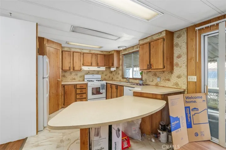 Kitchen Breakfast Bar 3