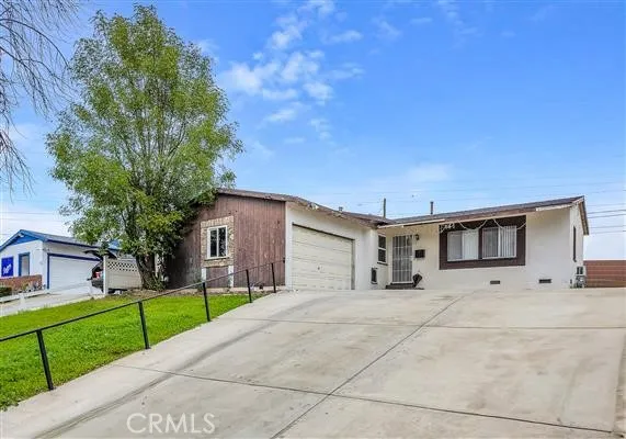 11012 Noble, San Fernando, California 91345
