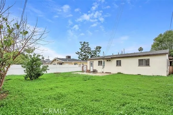 11012 Noble, San Fernando, California 91345