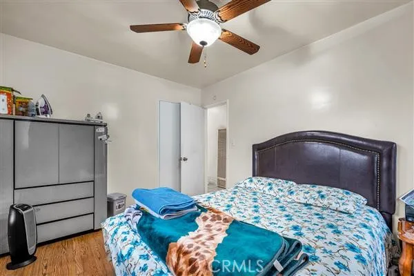 11012 Noble, San Fernando, California 91345