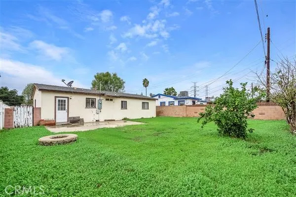 11012 Noble, San Fernando, California 91345