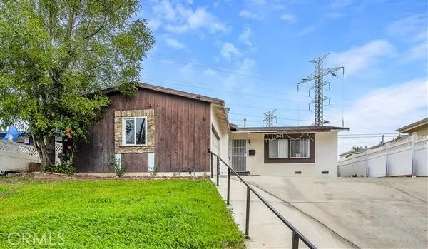 11012 Noble, San Fernando, California 91345