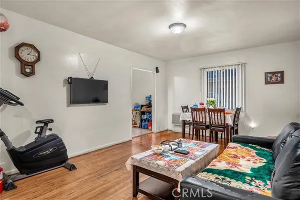 11012 Noble, San Fernando, California 91345
