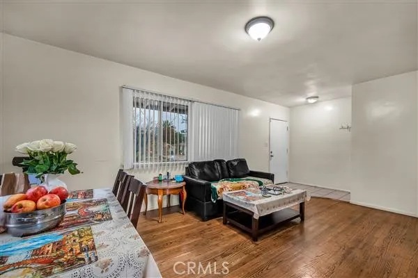 11012 Noble, San Fernando, California 91345