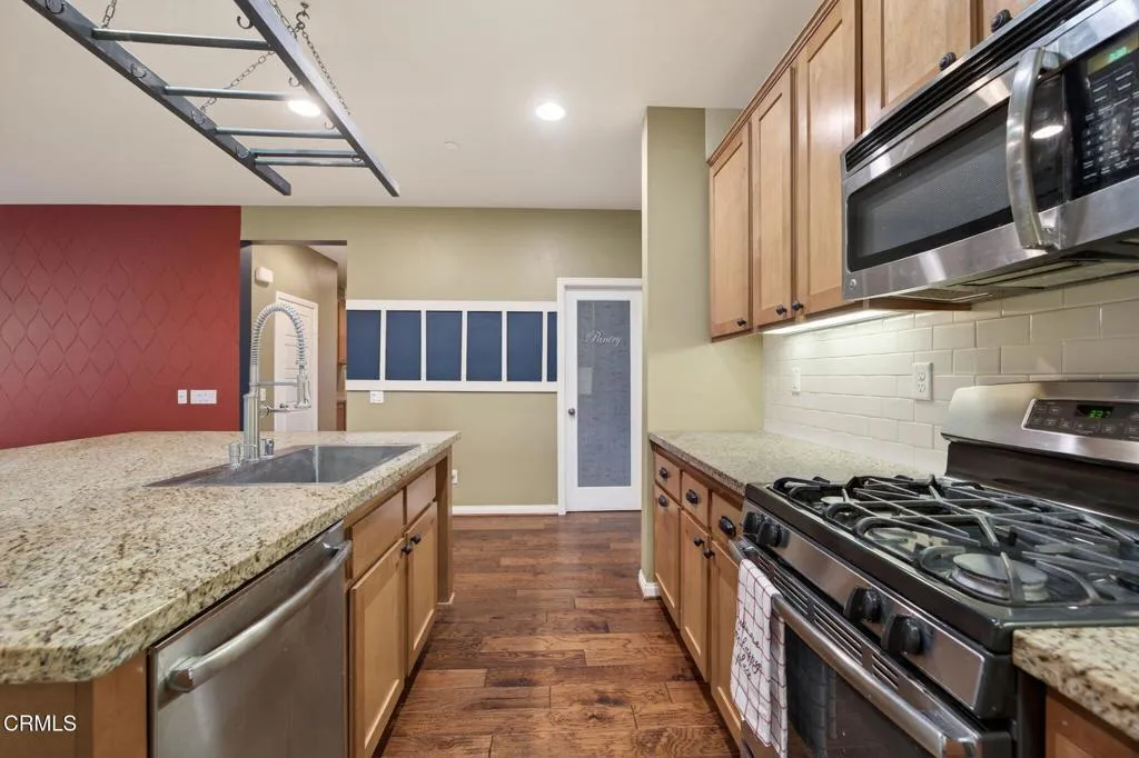 81 Wildwood Lane, Fillmore, California 93015 home-pic-9