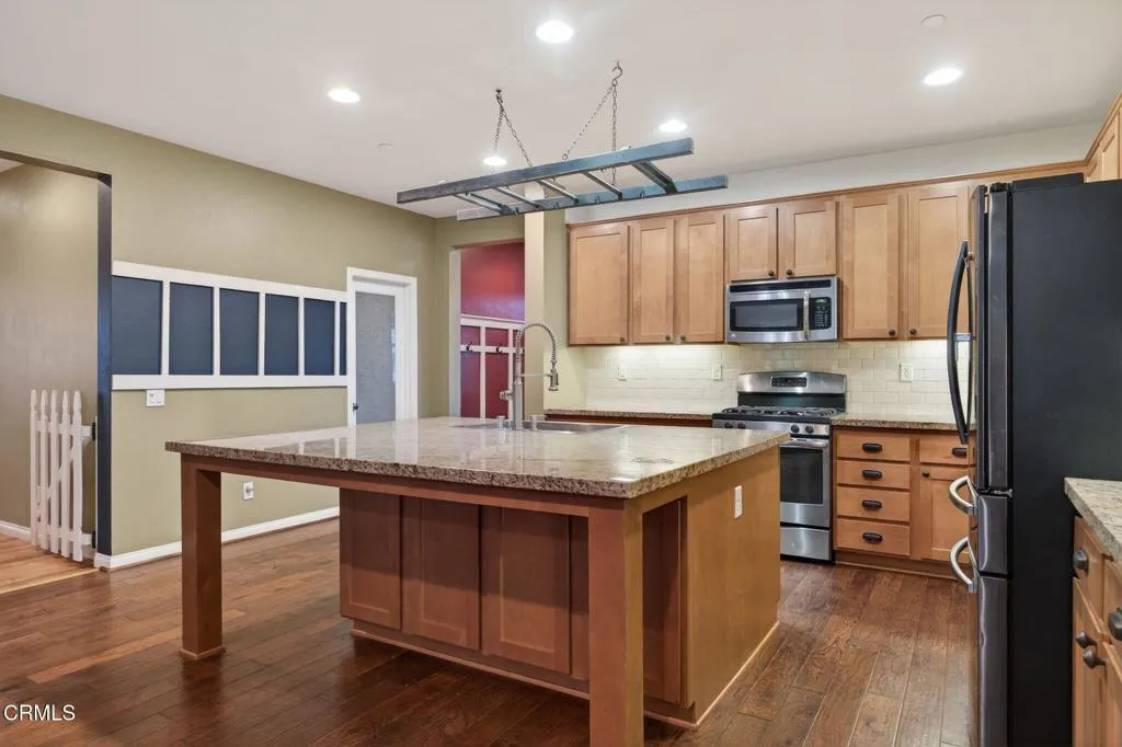 81 Wildwood Lane, Fillmore, California 93015 home-pic-7