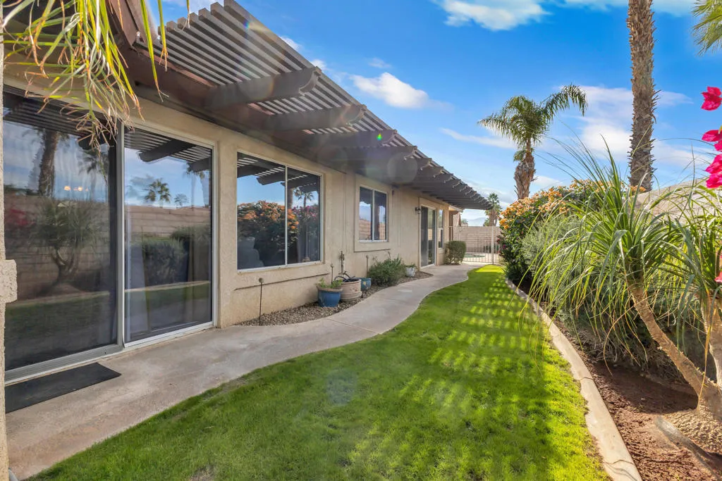 44555 Marguerite Court, La Quinta, California 92253 home-pic-17