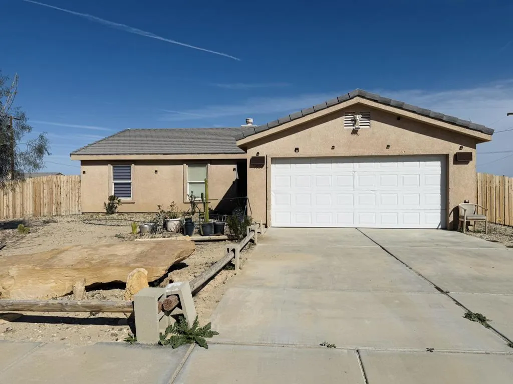 1934 Sunset Avenue, Thermal, California 92274 home-pic-1