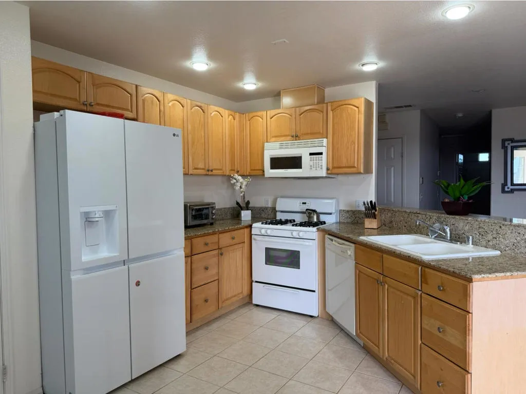 1934 Sunset Avenue, Thermal, California 92274 home-pic-4