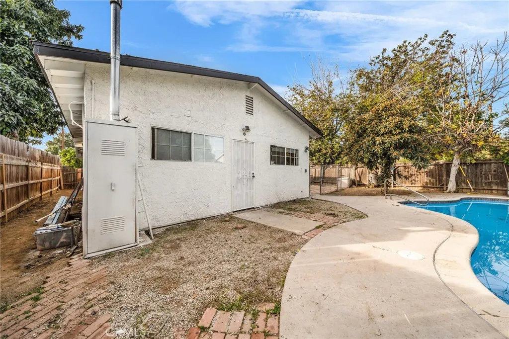 7044 Nestle Avenue, Reseda, California 91335 home-pic-44