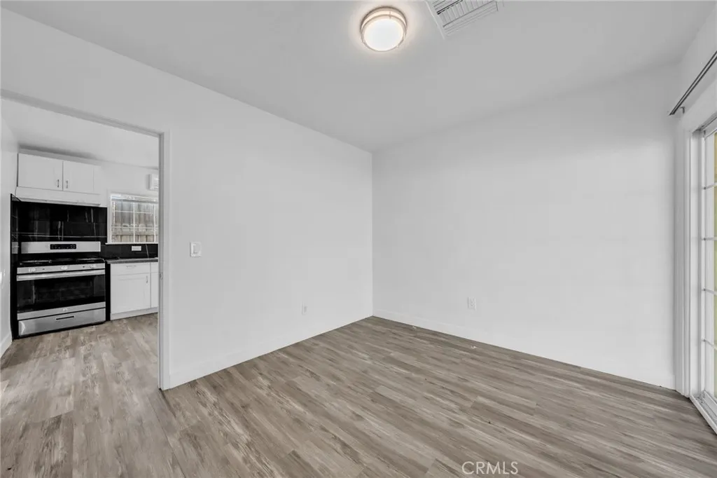 7044 Nestle Avenue, Reseda, California 91335 home-pic-26