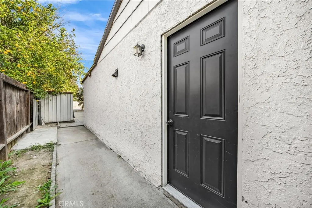 7044 Nestle Avenue, Reseda, California 91335 home-pic-32