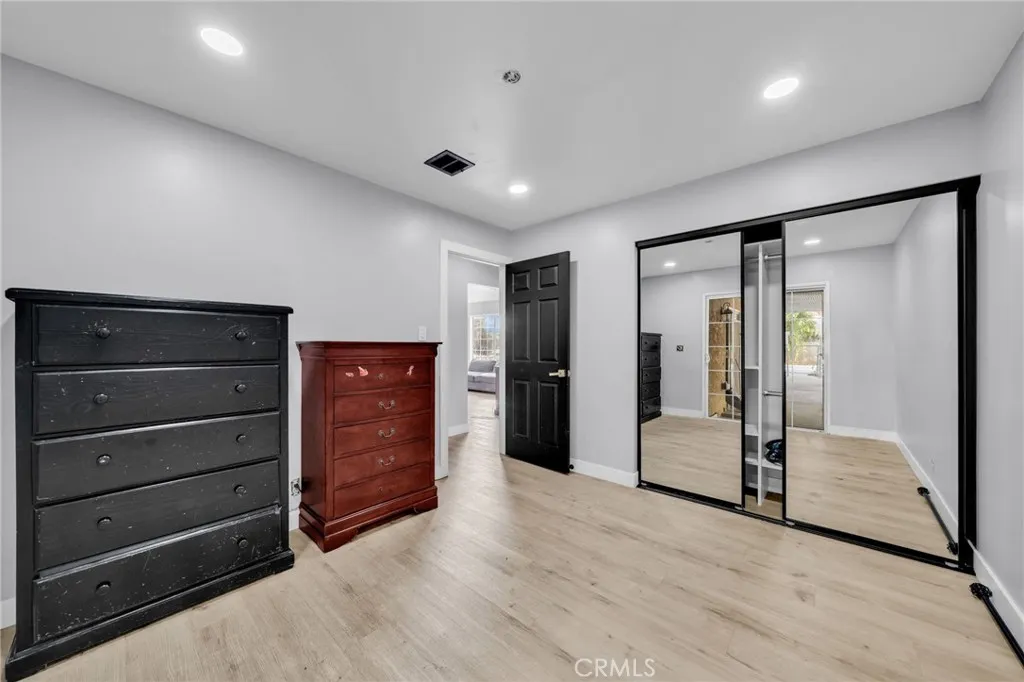 7044 Nestle Avenue, Reseda, California 91335 home-pic-14