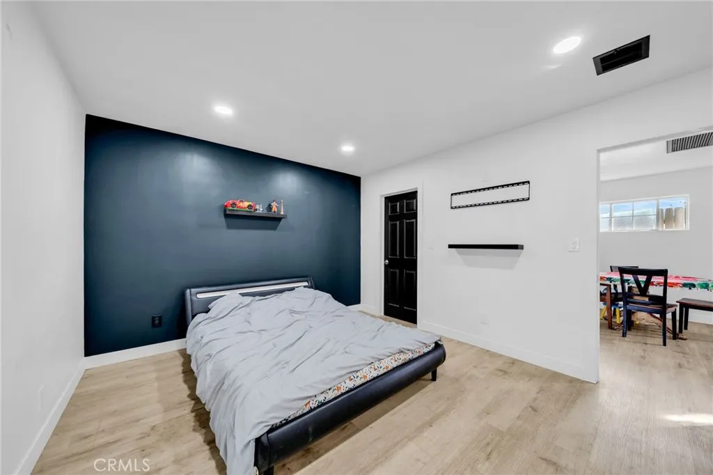 7044 Nestle Avenue, Reseda, California 91335 home-pic-16