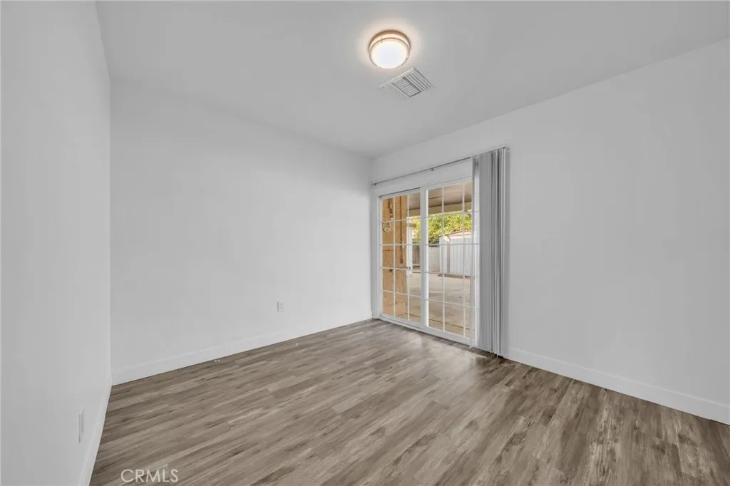 7044 Nestle Avenue, Reseda, California 91335 home-pic-24