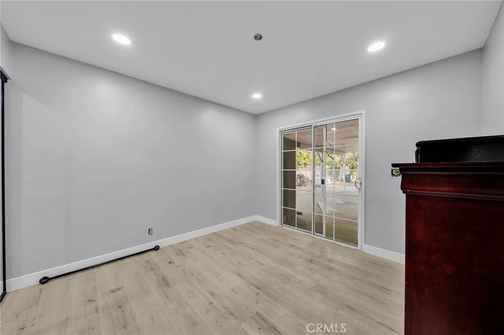 7044 Nestle Avenue, Reseda, California 91335 home-pic-13